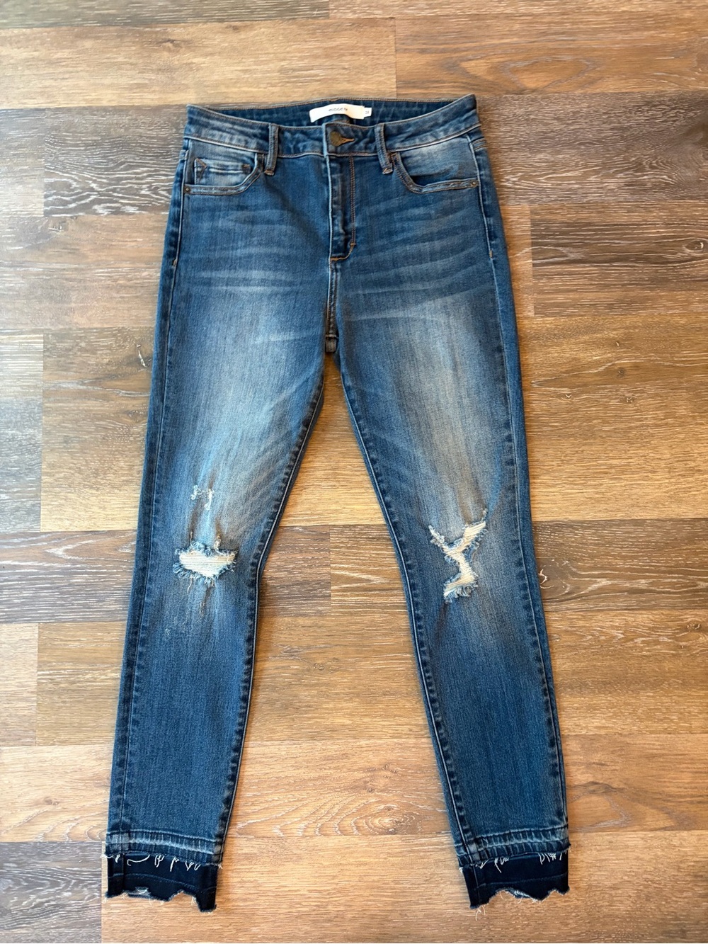Hidden Jeans distressed skinny denim a targeted distinct bottom size 28